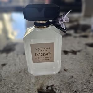 Victoria Secret Tease Creme Cloud